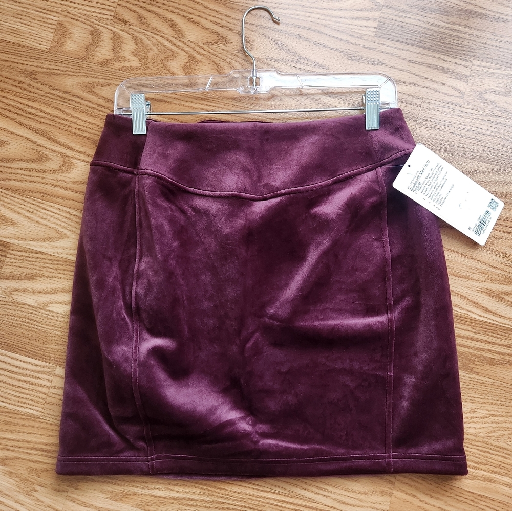NWT Lululemon Velvet Scuba Skirt